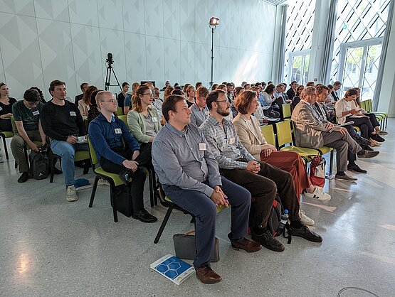 Blick ins Auditorium bei der Transferveranstaltung im KI-Einführungsmodul (Programm "Zukunftszentren")